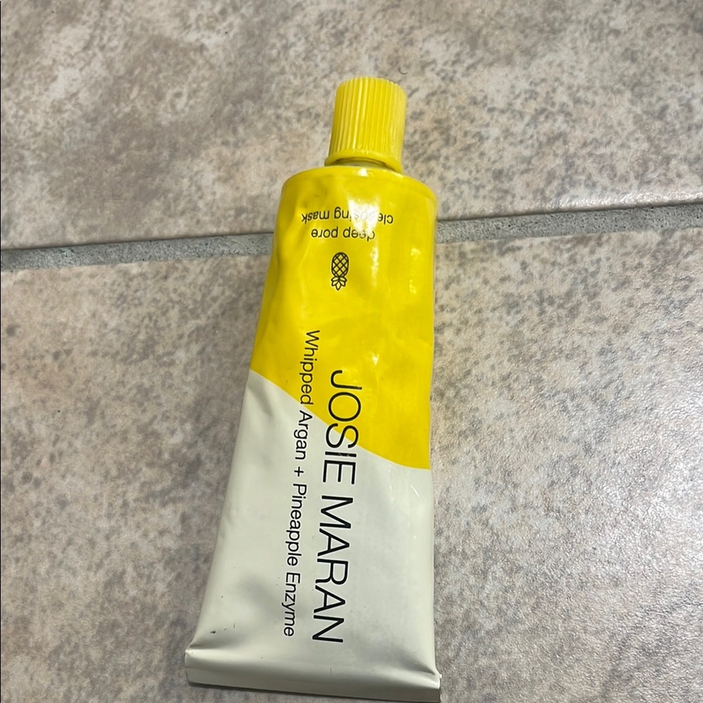 Josie Maran Skincare Mask - Yellow and White